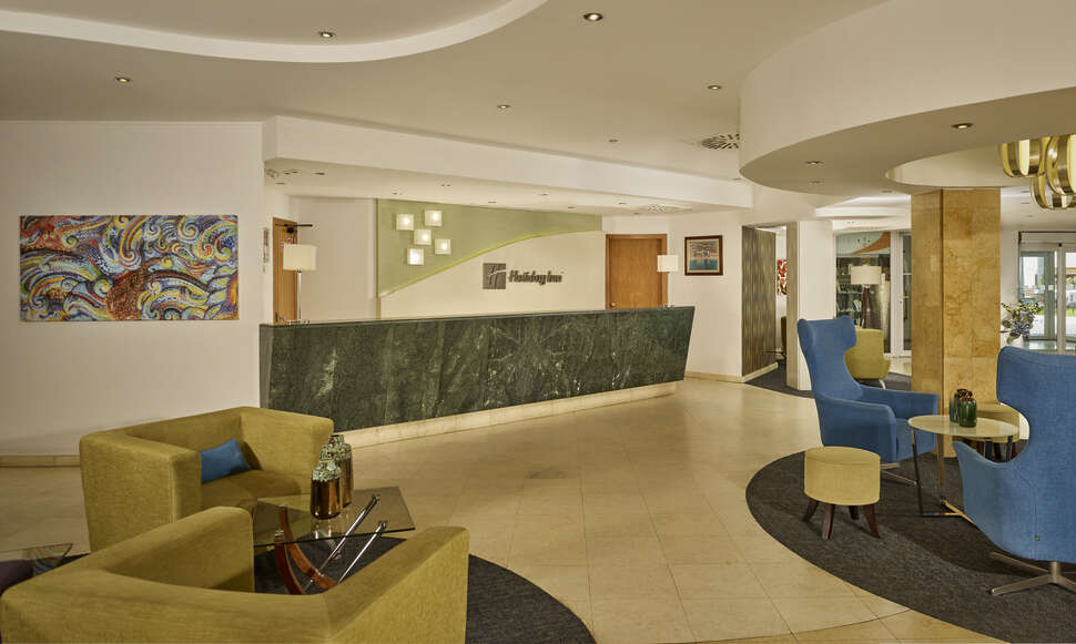Een foto van het interieur van Holiday Inn Algarve Armacao de Pera