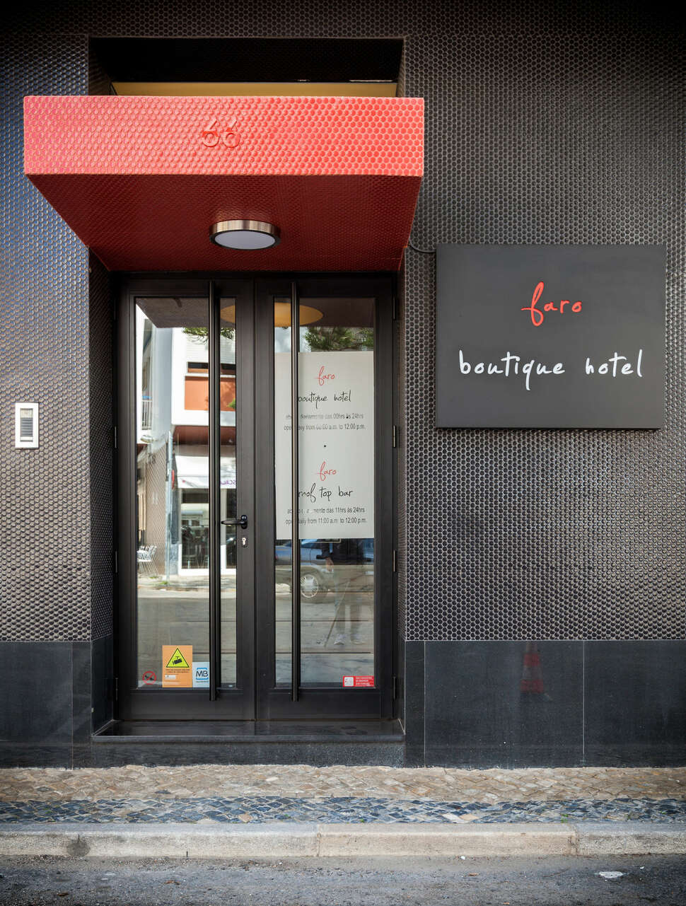 Een foto van de buitenkant van Faro Boutique Hotel