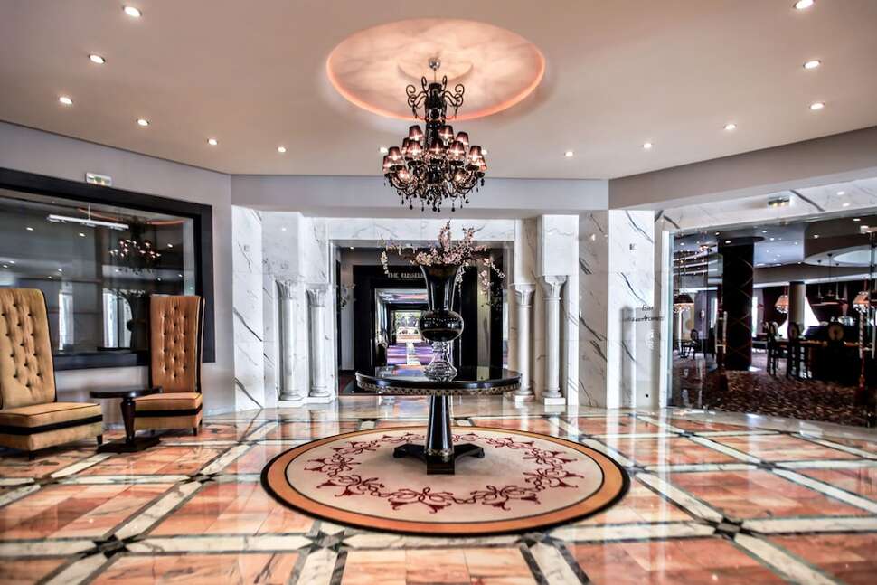 Een foto van het interieur van The Russelior Hotel & Spa