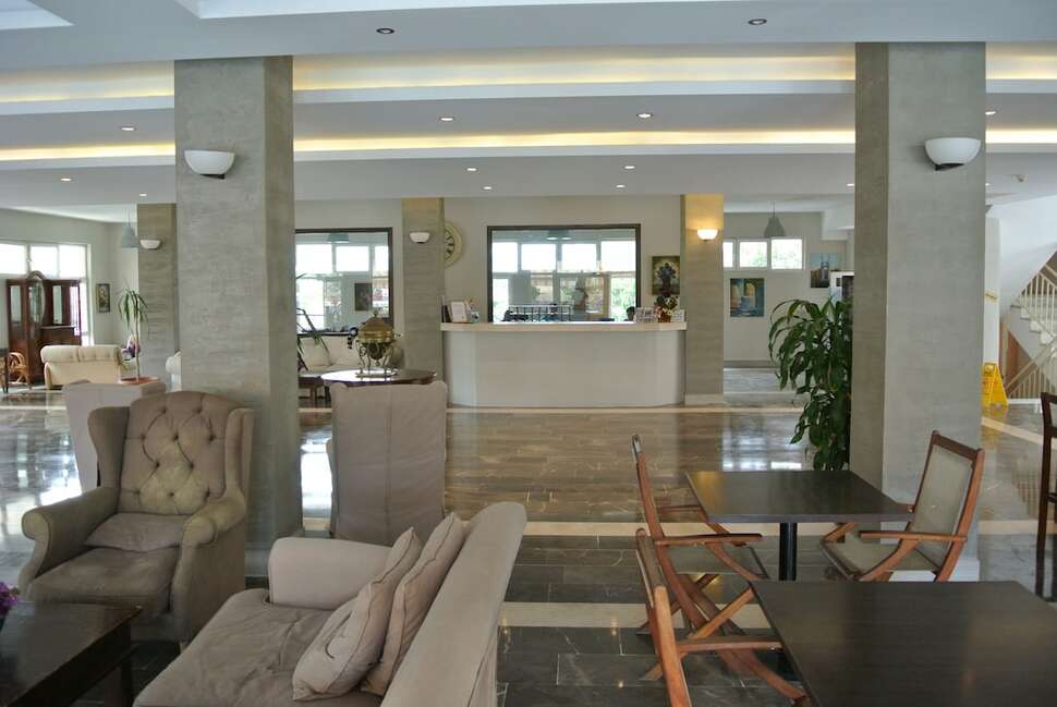 Een foto van het interieur van Begonville Hotel