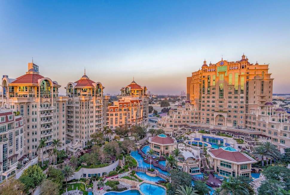 Een foto van de buitenkant van Swissotel Al Murooj Dubai