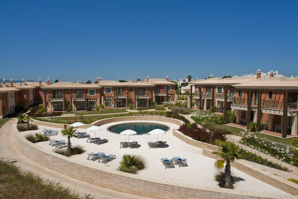 Een foto van het zwembad bij Monte Santo Resort