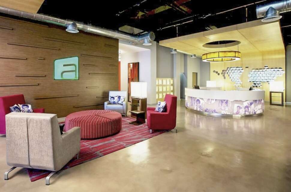Een foto van het interieur van Aloft Cancun Hotel