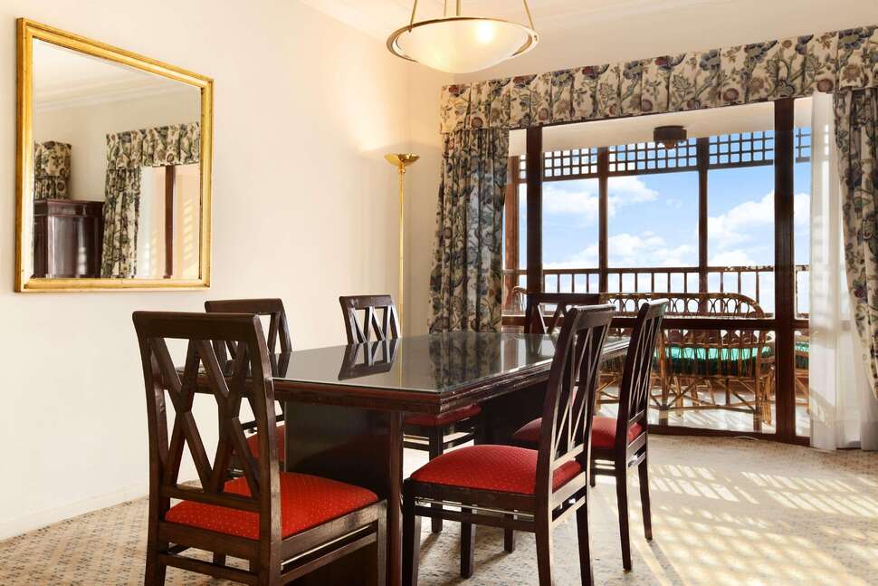 Ein Foto Hilton Cairo World Trade Center Residences