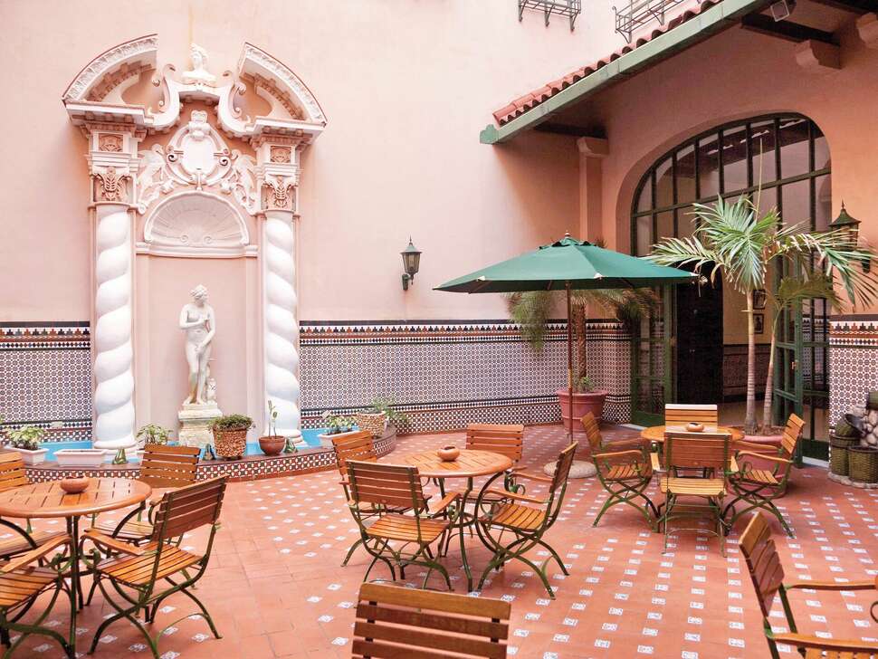 Ein Foto Mercure Sevilla Havane
