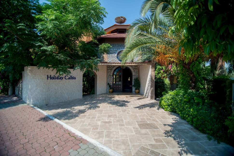 Een foto van de buitenkant van Holiday Calbis