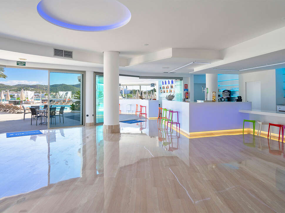 Een foto van het interieur van THB Ocean Beach