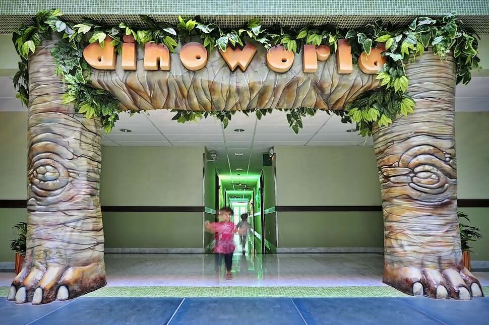Een foto van de faciliteiten bij Holiday World Riwo Hotel