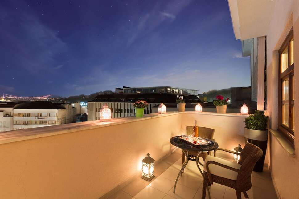 Ein Foto Lalahan Hotel