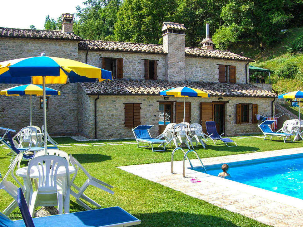 Een foto van het zwembad bij Agrituristica Monte Acuto