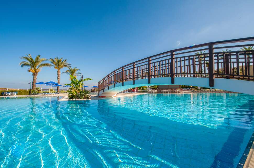 Ein Foto vom Pool im Horizon Beach Resort
