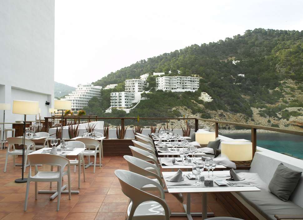 Ein Foto von der Terrasse im Palladium Hotel Cala Llonga
