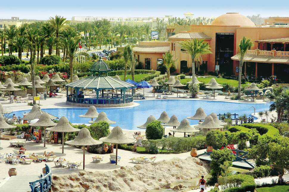 Een foto van het zwembad bij Parrotel Aquapark Resort