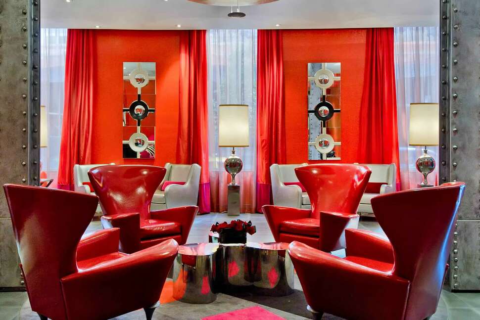 Een foto van het interieur van Ameritania Hotel