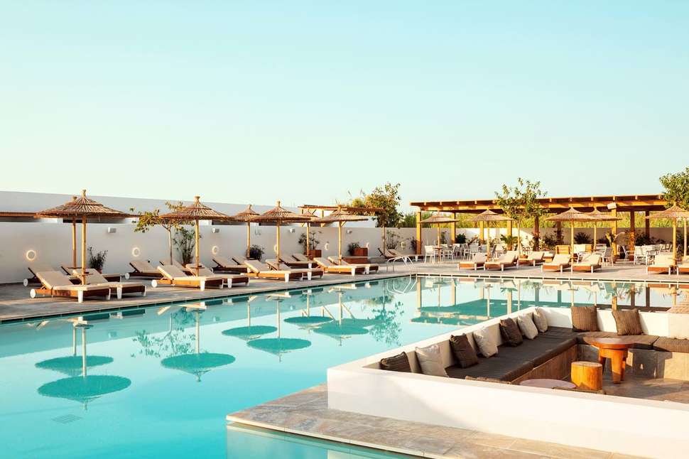Een foto van het zwembad bij Pearl Beach Hotel