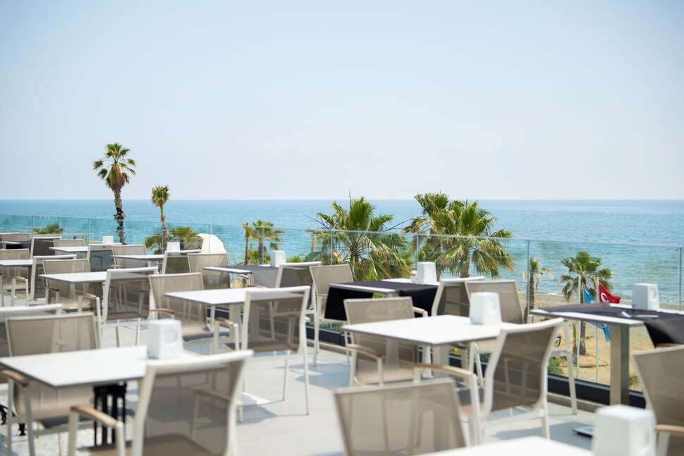 Een foto van de faciliteiten bij Flora Garden Beach Hotel