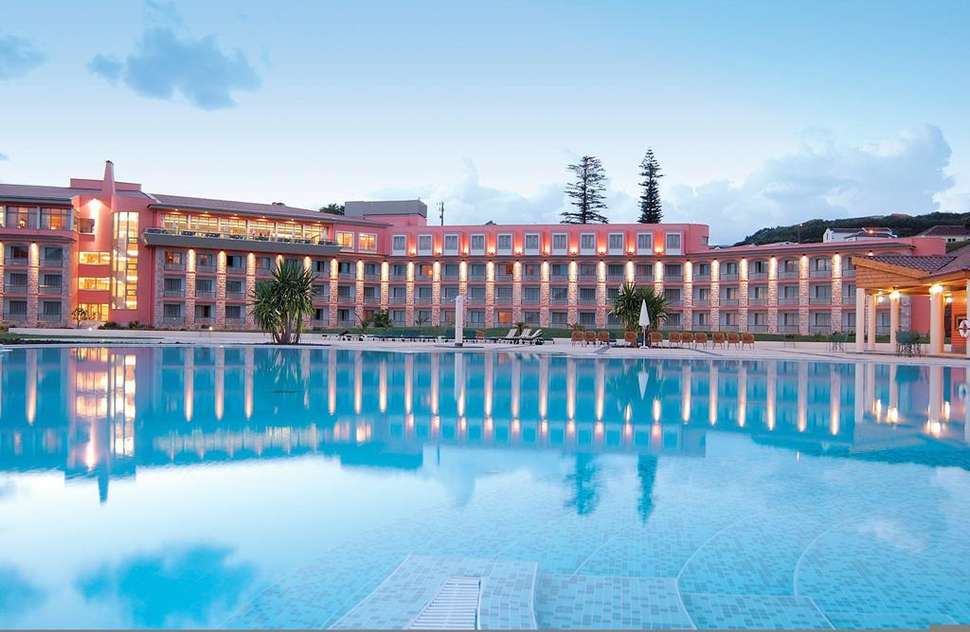Een foto van het zwembad bij Terceira Mar Hotel