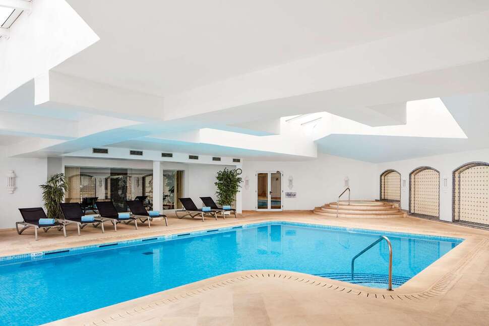 Ein Foto vom Pool im NH Lagos Algarve Resort