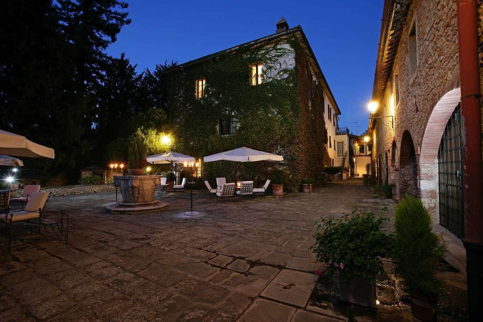 Ein Foto von der Terrasse im Borgo San Luigi
