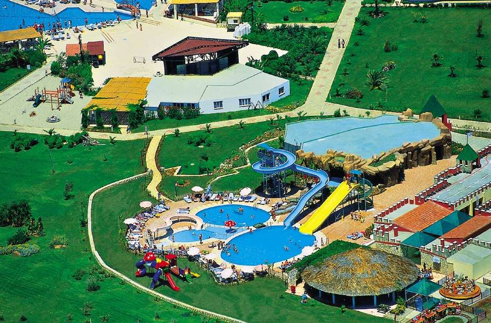Een foto van het zwembad bij Hotel Kaya Belek