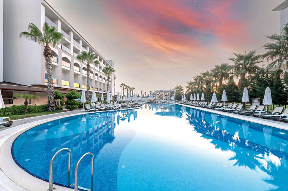 Een foto van het zwembad bij Port River Hotel & Spa