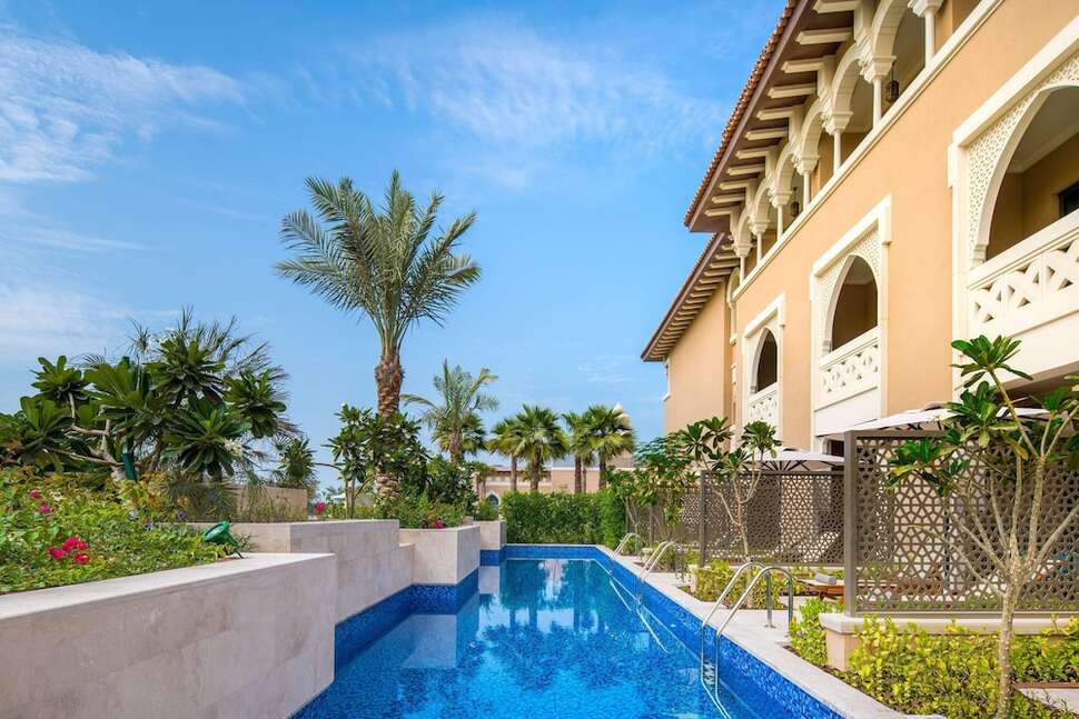 Een foto van het zwembad bij Rixos Premium Saadiyat Island