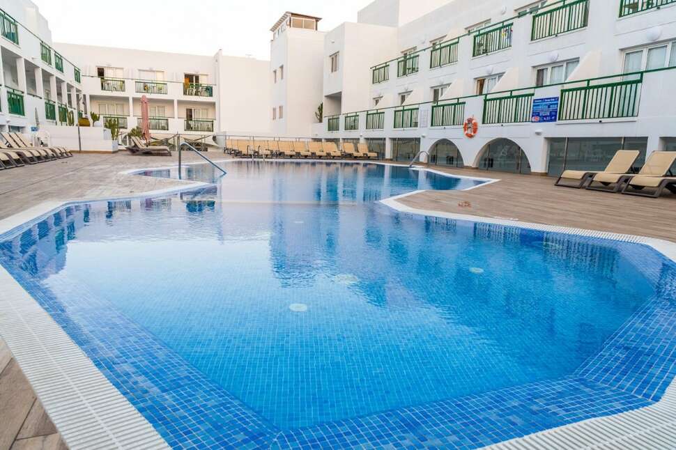 Een foto van het zwembad bij Appartementen Dunas Club
