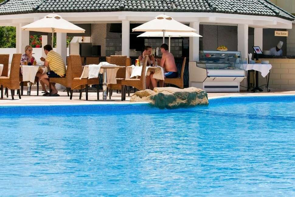 Een foto van het zwembad bij Royal Mirage Agadir