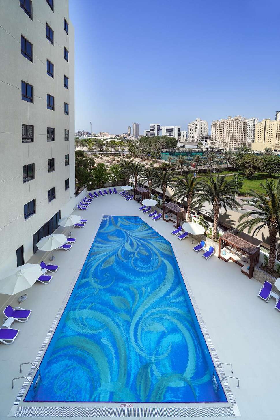 Een foto van het zwembad bij Arabian Park Dubai