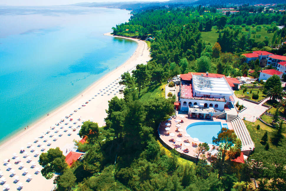 Een foto van een overzicht van Alexander The Great Beach Hotel