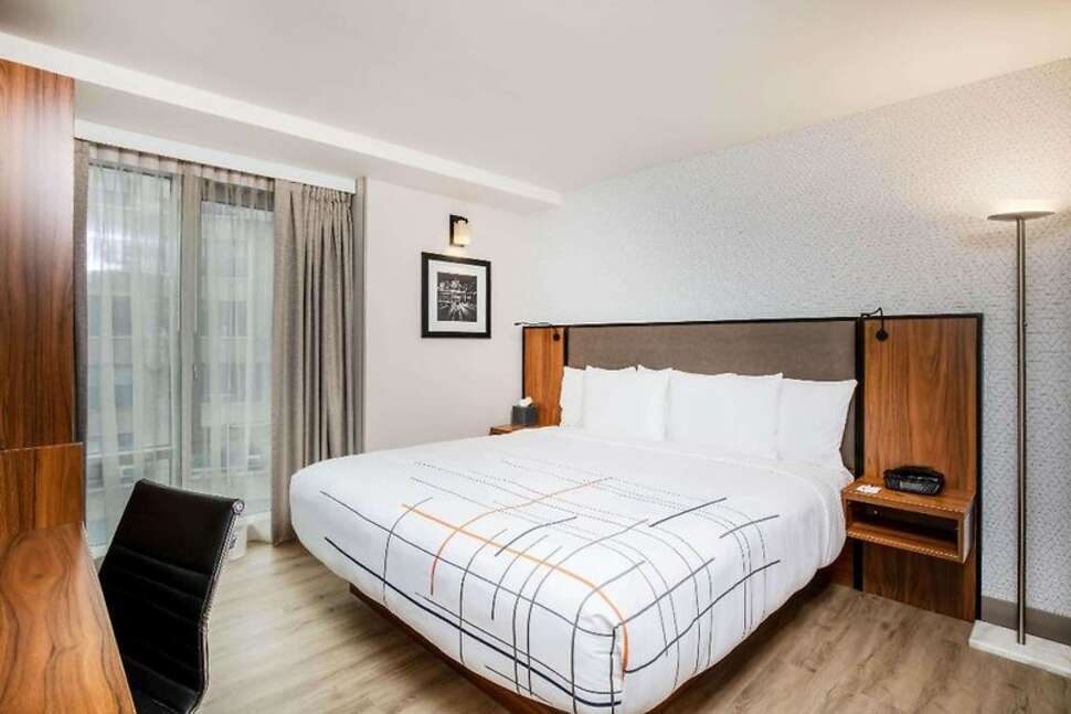 Een foto van La Quinta Inn & Suites by Wyndham Times Square South