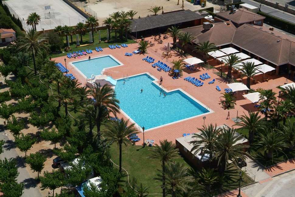 Een foto van het zwembad bij Camping Estival Vendrell Platja