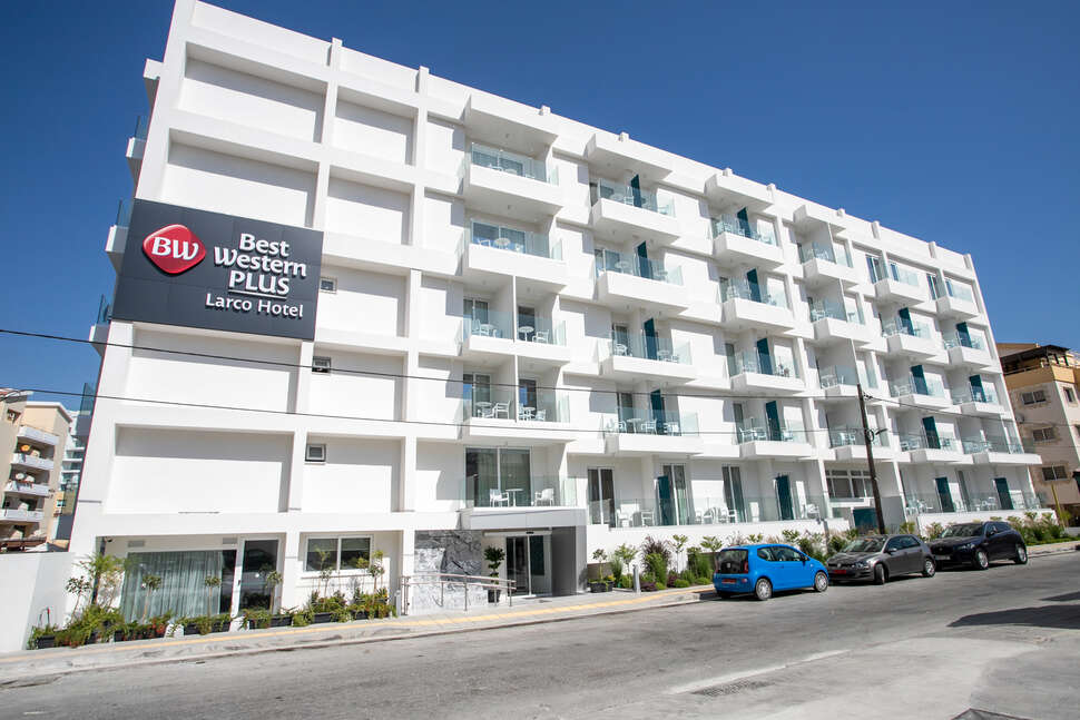 Een foto van de buitenkant van Best Western Plus Larco Hotel