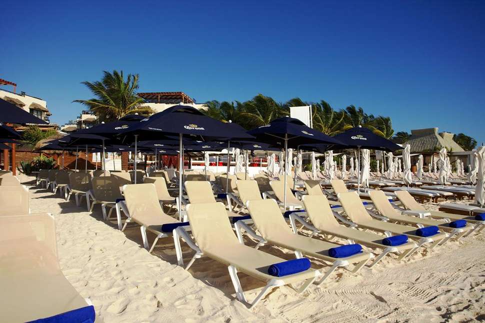 Een foto van het strand bij Tukan Hotel Playa del Carmen
