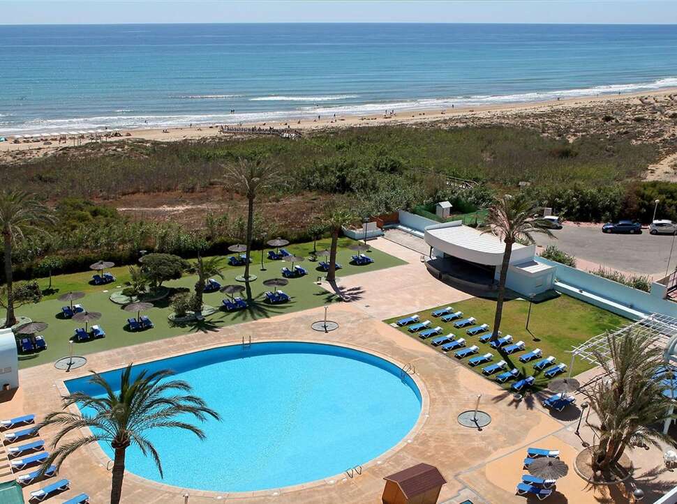 Een foto van het zwembad bij Hotel Playas de Guardamar