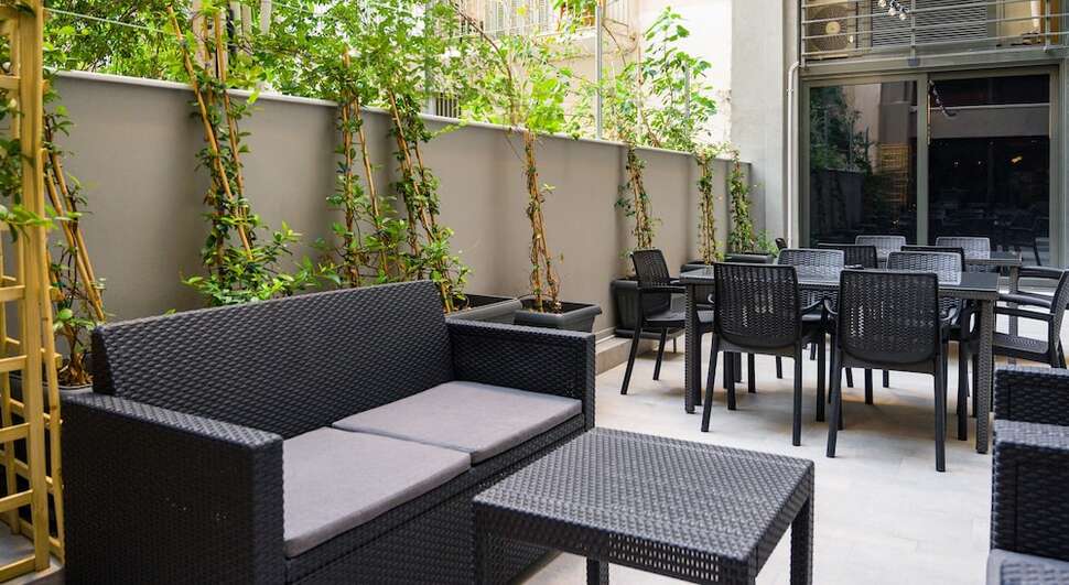 Een foto van het terras bij Athens Panorama Project