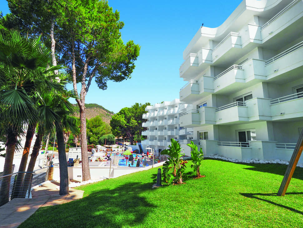 Een foto van de buitenkant van Allsun Hotel Paguera Park