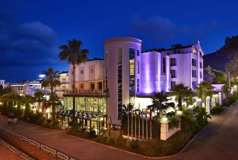 Een foto van de buitenkant van Hotel Ideal Pearl