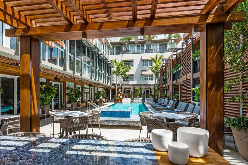 Ein Foto Lennox Hotel
