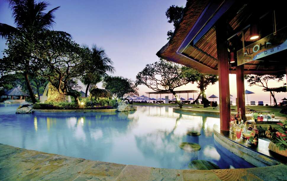 Een foto van het zwembad bij Hotel Nikko Bali Benoa Beach