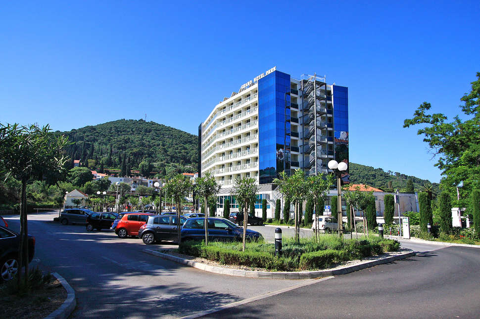 Een foto van de buitenkant van Grand Hotel Park