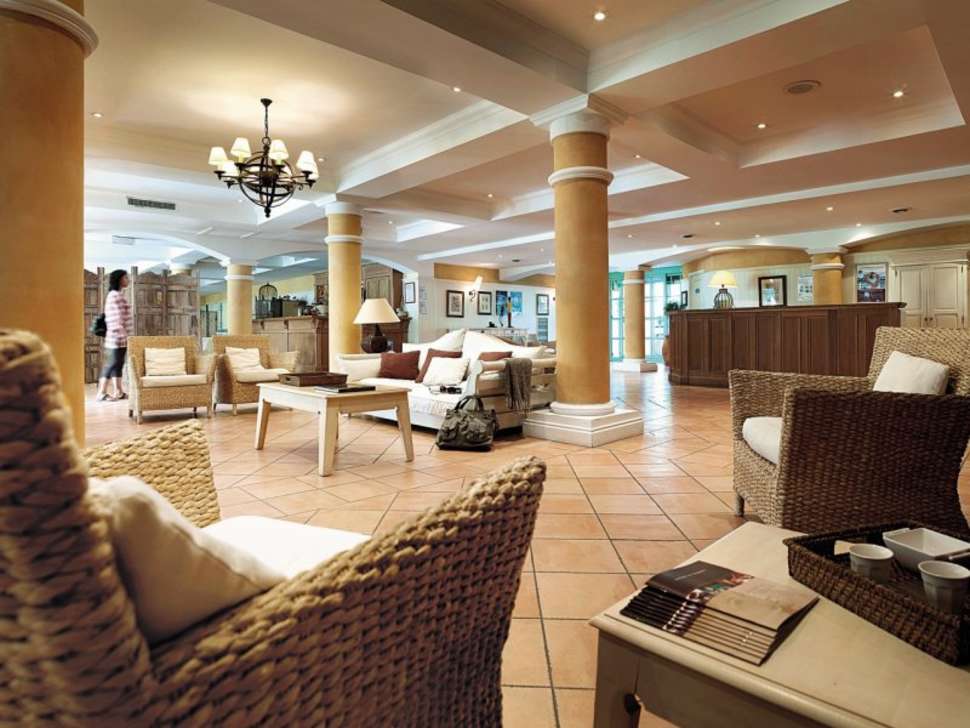 Een foto van het interieur van Pierre & Vacances Residence Les Calanques des Issambres