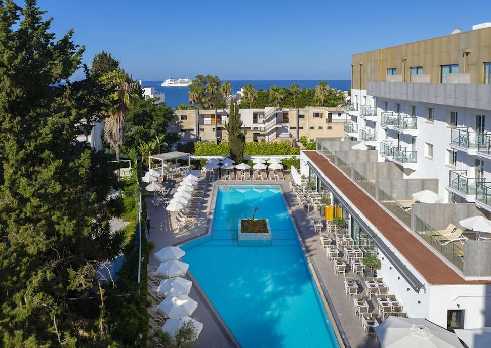 Een foto van een overzicht van Anemi Hotel & Suites