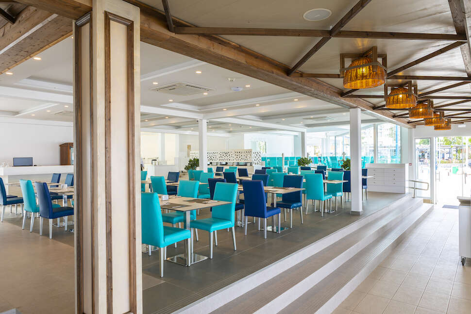Een foto van de faciliteiten bij Limanaki Beach Hotel