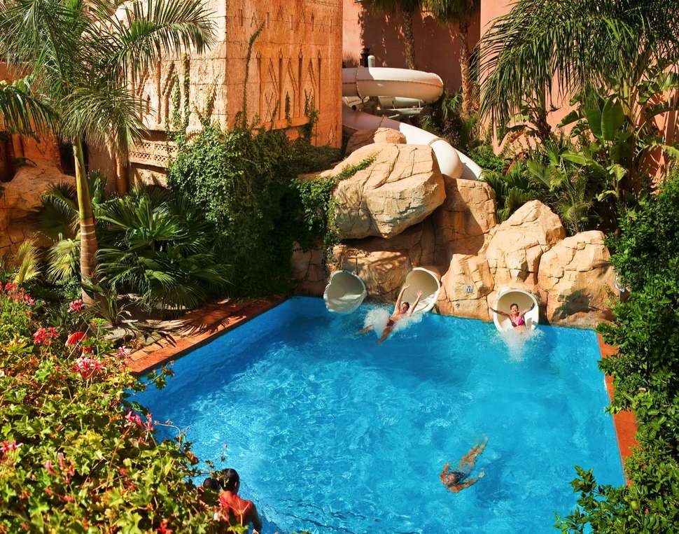 Een foto van het zwembad bij Playacalida Hotel