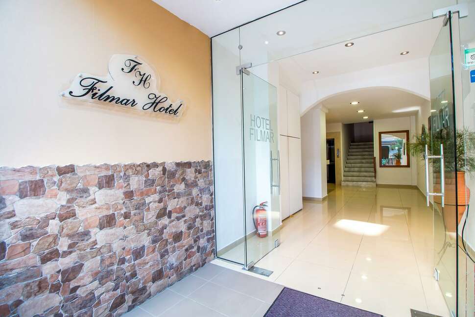 Ein Foto von der Außenansicht des Filmar Hotel