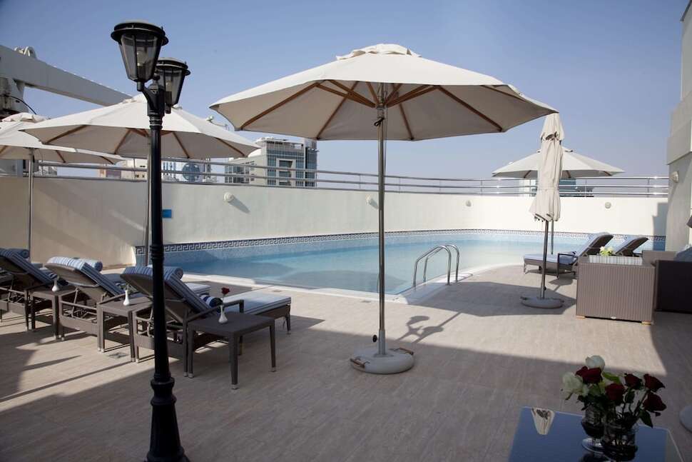 Een foto van het zwembad bij Sunday Hotel Al Barsha Dubai Mall of the Emirates