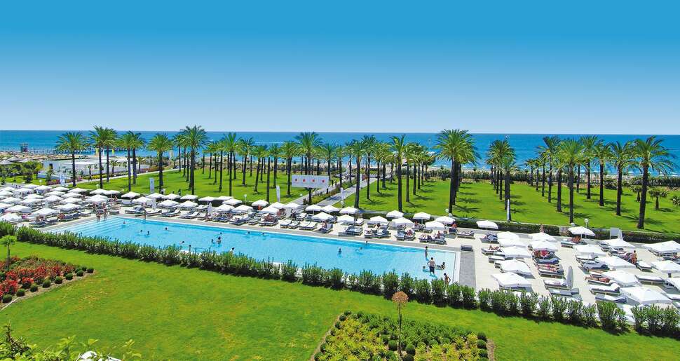 Een foto van het zwembad bij Adam & Eve Hotel