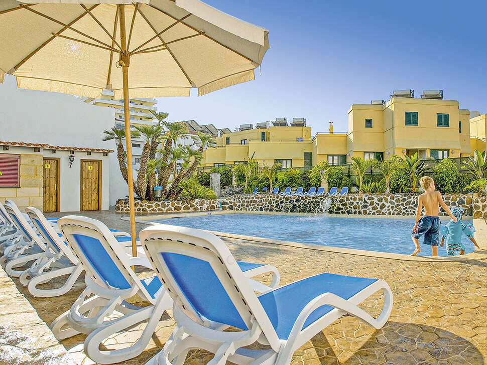 Een foto van het zwembad bij Las Piramides Resort