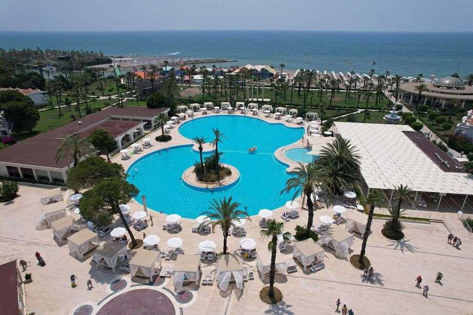 Een foto van het zwembad bij Selectum Noa Belek